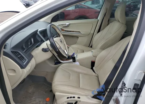 2016 Volvo Xc60 T5 Premier из США, поврежденный, VIN YV4612RK9G2822847